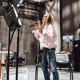 lili-ivanova-cherno-bqla_280x280_crop_478b24840a