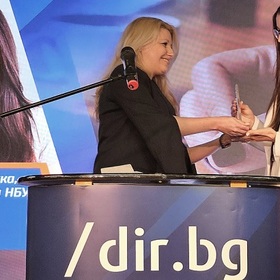 09-dir-bg_280x280_crop_478b24840a